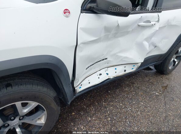 1C4PJMBXXJD505387 2018 JEEP CHEROKEE White Вид спереду