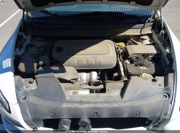 1C4PJMCB3JD528609 2018 JEEP CHEROKEE White 