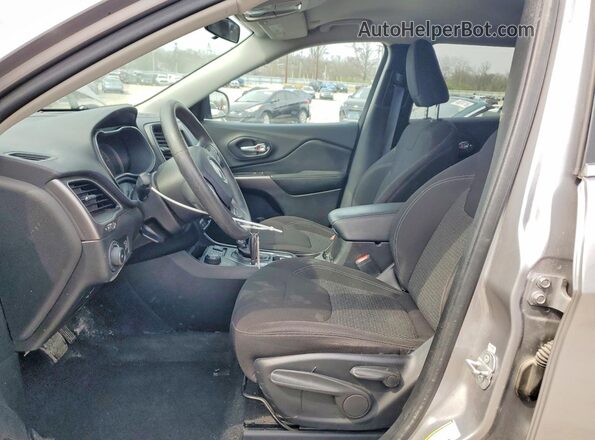 1C4PJMCB3KD282243 2019 JEEP CHEROKEE Silver Vista interior delantera