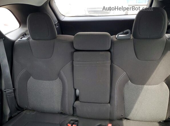 1C4PJMCB3KD282243 2019 JEEP CHEROKEE Silver Vista de los asientos traseros
