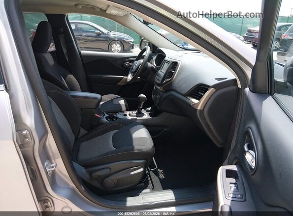 1C4PJMCB4JD528604 2018 JEEP CHEROKEE Silver 