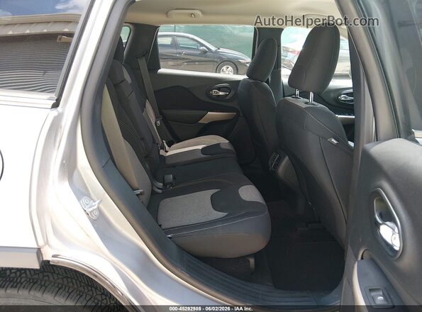 1C4PJMCB4JD528604 2018 JEEP CHEROKEE Silver 