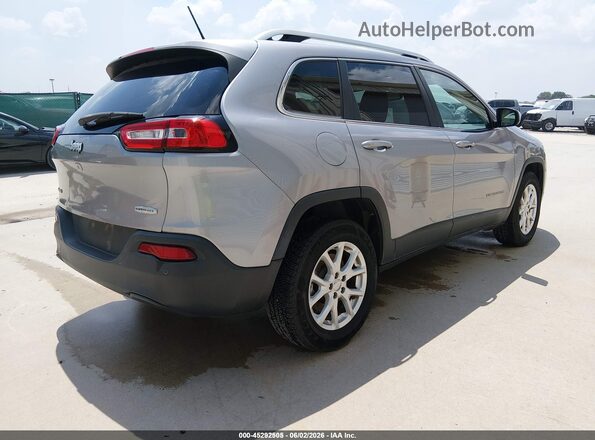 1C4PJMCB4JD528604 2018 JEEP CHEROKEE Silver 
