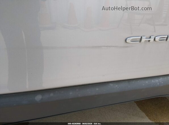 1C4PJMCB4JD528604 2018 JEEP CHEROKEE Silver 