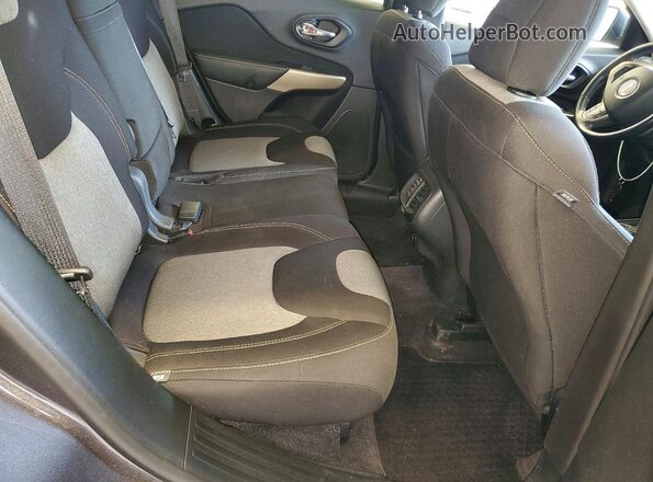 1C4PJMCB4JD599642 2018 JEEP CHEROKEE Gray Rear interior view