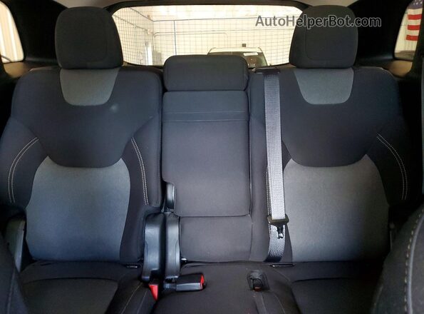 1C4PJMCB4JD599642 2018 JEEP CHEROKEE Gray Rear seats view