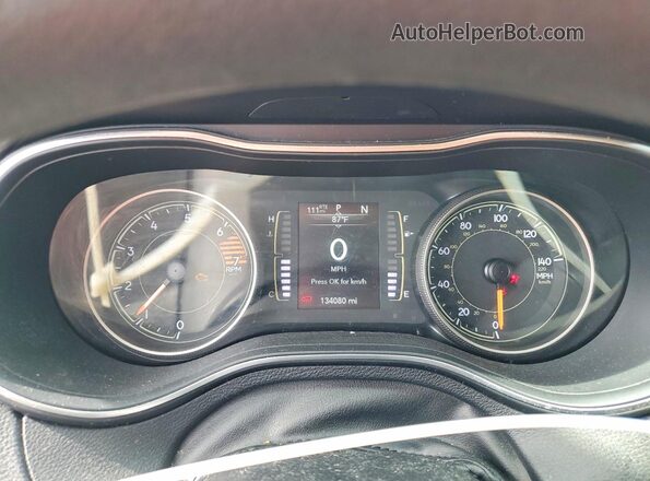 1C4PJMCB4LD645666 2020 JEEP CHEROKEE Gold ხელსაწყოთა პანელის ხედი