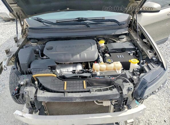 1C4PJMCB4LD645666 2020 JEEP CHEROKEE Gold ძრავის განყოფილების ხედი