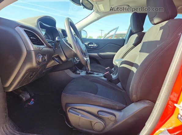 1C4PJMCB4MD153852 2021 JEEP CHEROKEE Orange წინა სალონის ხედი