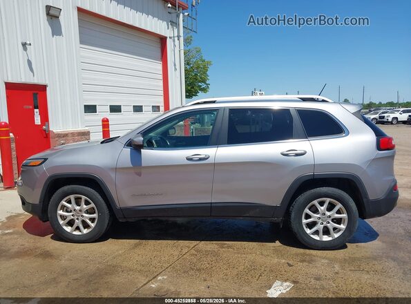 1C4PJMCB5JD559313 2018 JEEP CHEROKEE Silver Սալոնի 360 աստիճան տեսք