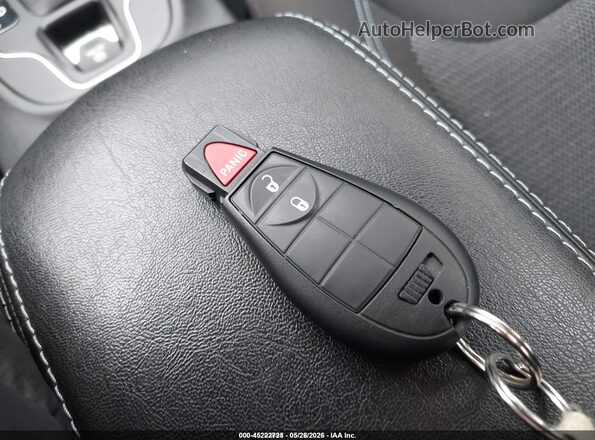 1C4PJMCB5KD341180 2019 JEEP CHEROKEE Burgundy Vista del salpicadero