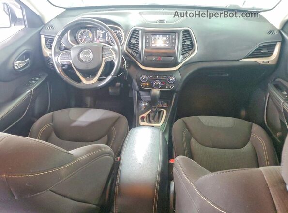 1C4PJMCB6HW529686 2017 JEEP CHEROKEE White Vista del salpicadero