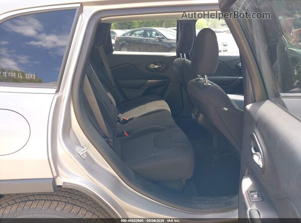 1C4PJMCB6KD341186 2019 JEEP CHEROKEE Silver Vista de la etiqueta del VIN