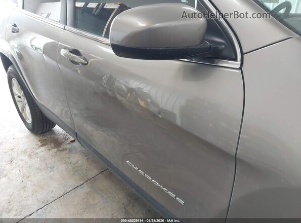 1C4PJMCB6KD490777 2019 JEEP CHEROKEE Brown 