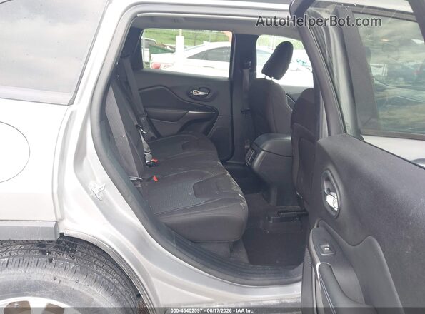 1C4PJMCB6LD584000 2020 JEEP CHEROKEE Silver VIN կոդի պիտակի տեսք