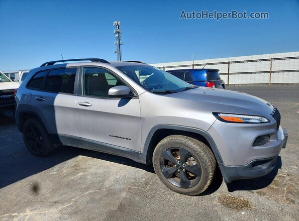 1C4PJMCB7JD543582 2018 JEEP CHEROKEE Silver Front right