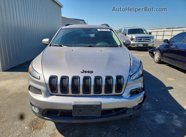 1C4PJMCB7JD543582 2018 JEEP CHEROKEE Silver Front view