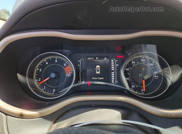 1C4PJMCB7JD543582 2018 JEEP CHEROKEE Silver Instrument cluster view
