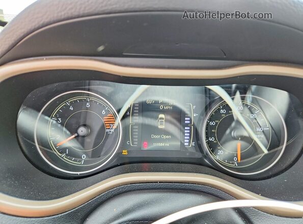1C4PJMCB7JD614764 2018 JEEP CHEROKEE Белый Вид щитка приборов