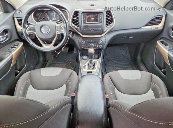 1C4PJMCB7JD614764 2018 JEEP CHEROKEE Белый Вид панели приборов