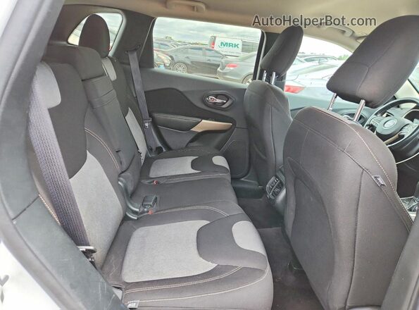 1C4PJMCB7JD614764 2018 JEEP CHEROKEE Белый Вид задних сидений