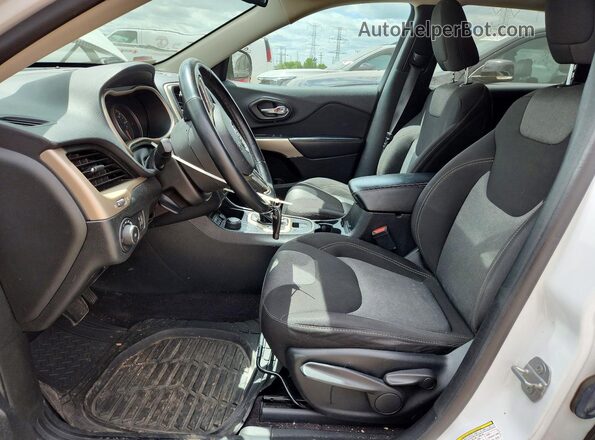 1C4PJMCB7JD614764 2018 JEEP CHEROKEE Белый Вид салона спереди