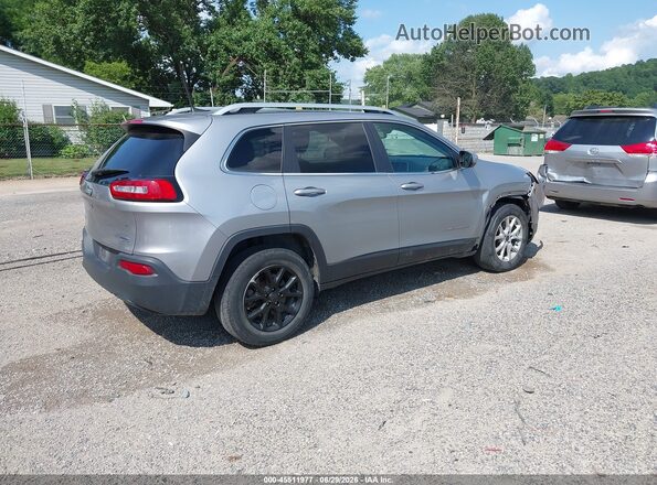 1C4PJMCB8HW615744 2017 JEEP CHEROKEE Silver Rear right