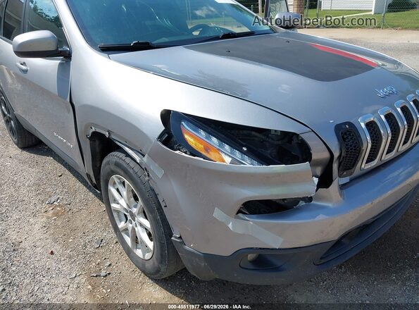 1C4PJMCB8HW615744 2017 JEEP CHEROKEE Silver Front view
