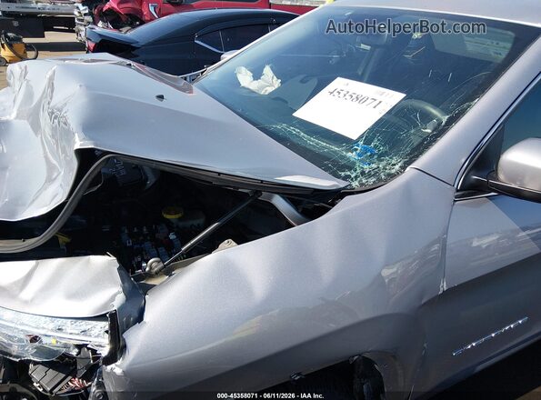 1C4PJMCB8JD515628 2018 JEEP CHEROKEE Silver 
