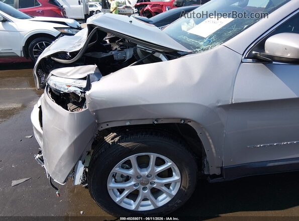 1C4PJMCB8JD515628 2018 JEEP CHEROKEE Silver 