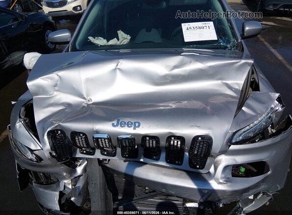 1C4PJMCB8JD515628 2018 JEEP CHEROKEE Silver 