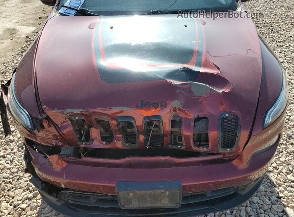 1C4PJMCB8JD609508 2018 JEEP CHEROKEE Maroon Engine compartment view