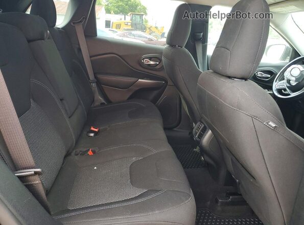 1C4PJMCB8LD626182 2020 JEEP CHEROKEE Black Вид задньої частини салону
