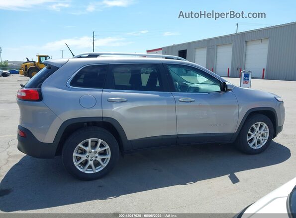 1C4PJMCB9JD528484 2018 JEEP CHEROKEE Silver 