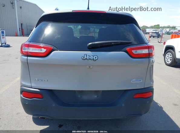 1C4PJMCB9JD528484 2018 JEEP CHEROKEE Silver 