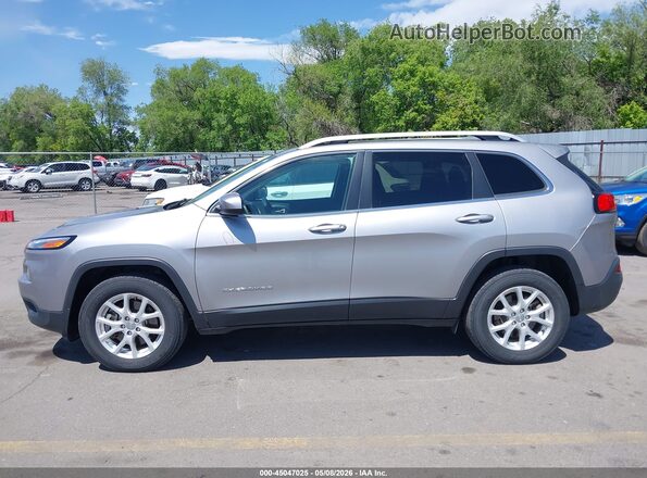 1C4PJMCB9JD528484 2018 JEEP CHEROKEE Silver 