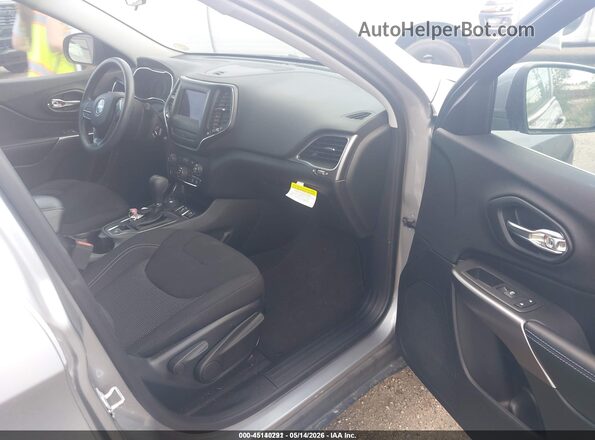 1C4PJMCB9KD440276 2019 JEEP CHEROKEE Silver 