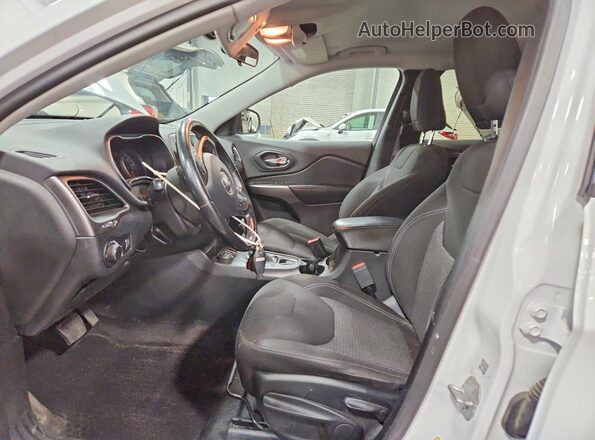 1C4PJMCB9LD589420 2020 JEEP CHEROKEE White Widok wnętrza z przodu
