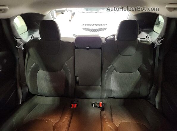 1C4PJMCB9LD589420 2020 JEEP CHEROKEE White Widok tylnych siedzeń