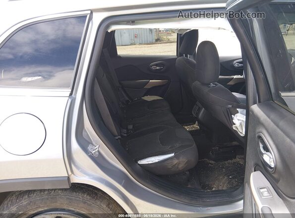 1C4PJMCS0HW570556 2017 JEEP CHEROKEE Gray VIN sticker view