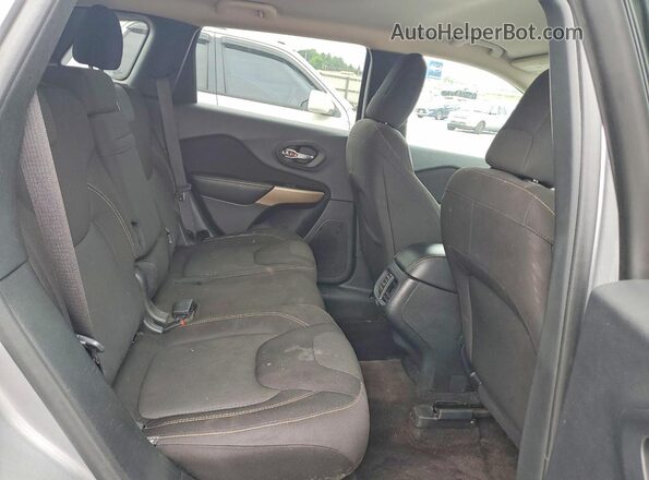 1C4PJMCS3HW596780 2017 JEEP CHEROKEE Silver Rear interior view