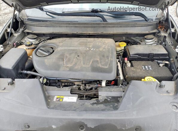 1C4PJMCS3HW596780 2017 JEEP CHEROKEE Silver Engine compartment view