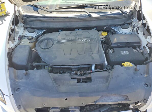 1C4PJMCS3HW665449 2017 JEEP CHEROKEE White ძრავის განყოფილების ხედი