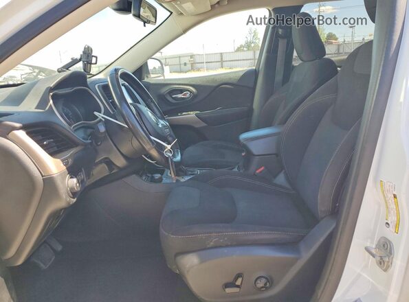 1C4PJMCS3HW665449 2017 JEEP CHEROKEE White წინა სალონის ხედი