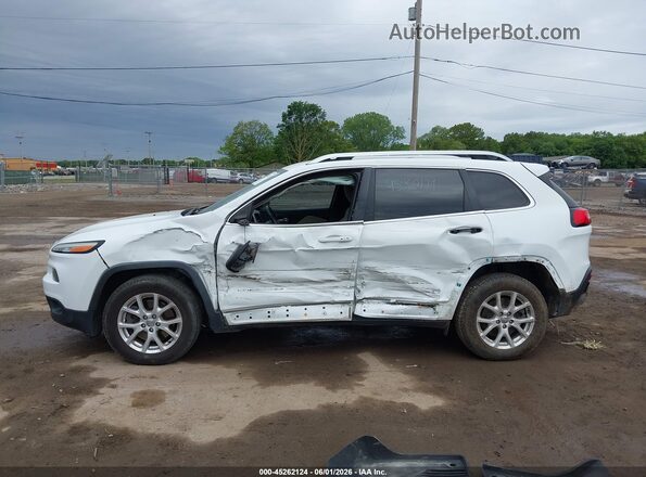 1C4PJMCS5GW103941 2016 JEEP CHEROKEE White Widok wnętrza z tyłu