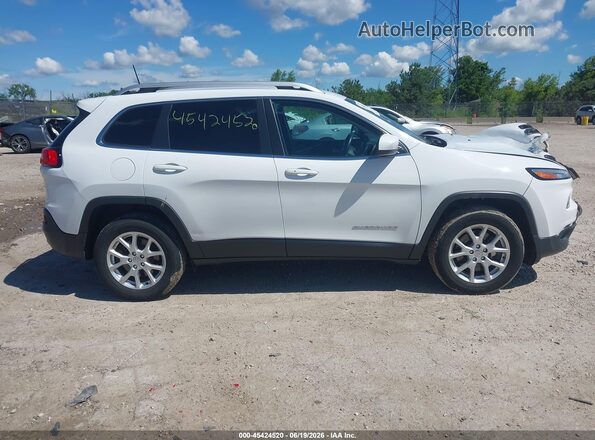 1C4PJMCS5GW132212 2016 JEEP CHEROKEE White Rear interior view