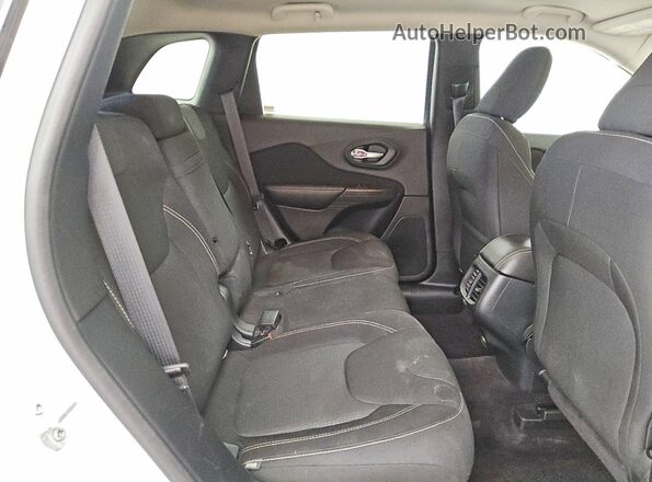 1C4PJMCS5GW335777 2016 JEEP CHEROKEE White უკანა სალონის ხედი