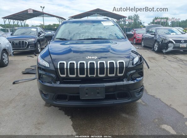 1C4PJMCS7HW612981 2017 JEEP CHEROKEE Black Вид задньої частини салону