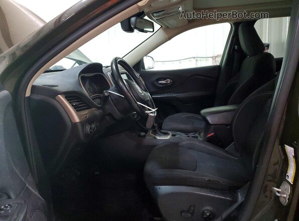 1C4PJMCS8HW530449 2017 JEEP CHEROKEE Зеленый Вид салона спереди