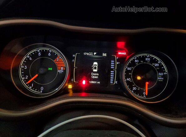 1C4PJMCS8HW530449 2017 JEEP CHEROKEE Зеленый Вид щитка приборов